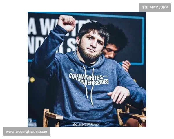 【UFC综合格斗·非赛事·事件--丹尼斯·霍尔曼紧身蓝色三角裤比赛事件促使UFC加强服装规范管理